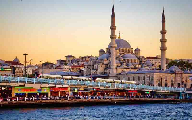 🇹🇷 تور استانبول فروردین ۱۴۰۵: سفری بی‌نظیر در انتظار شما!